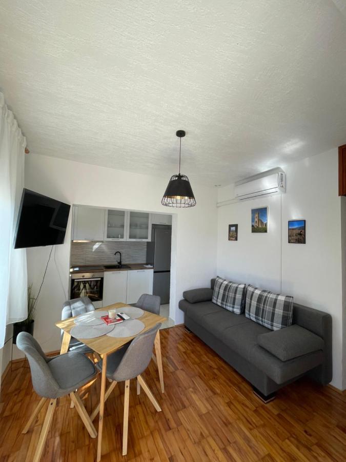 Apartman Ana Vrlika Eksteriør billede